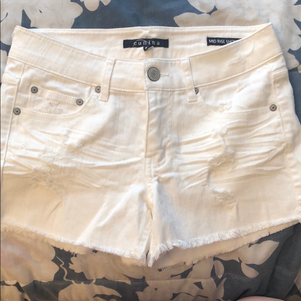 Eunina Mid-rise White Shortie